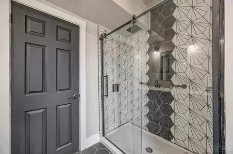 Bath - 2655 Harrison Ave, Cincinnati, OH 45211 photo 3 of 4