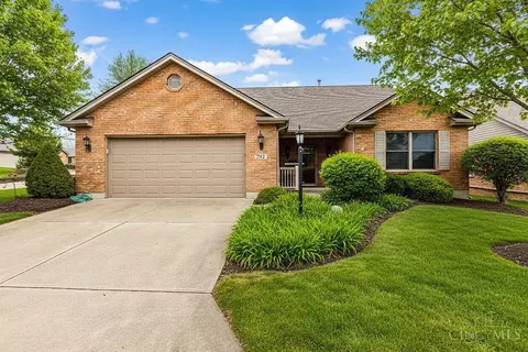 1192 Deerfield Cir, Hamilton, OH 45013