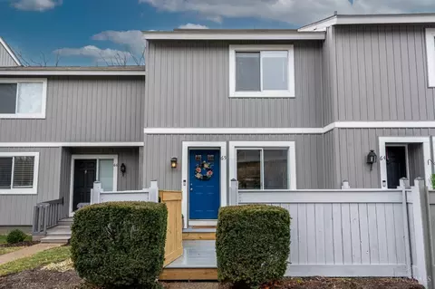 65 Twin Lakes Dr, Fairfield, OH 45014