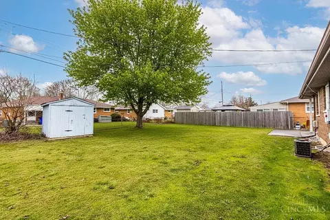 Exterior - 330 Kenyon Dr, Hamilton, OH 45015 photo 2 of 2