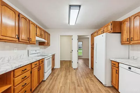 Kitchen - 20 Heritage Hill Dr, Georgetown, OH 45121 photo 7 of 7