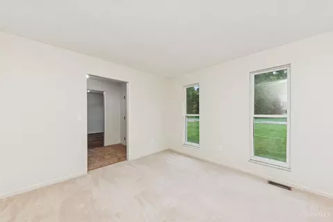 Living - 20 Heritage Hill Dr, Georgetown, OH 45121 photo 7 of 7