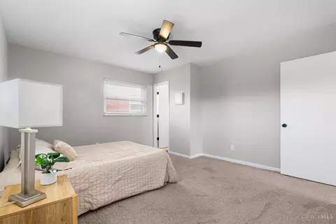 Bedroom - 5448 Robert Ave, Cincinnati, OH 45248 photo 2 of 5
