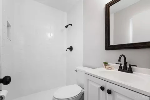 Bath - 5448 Robert Ave, Cincinnati, OH 45248 photo 1 of 2