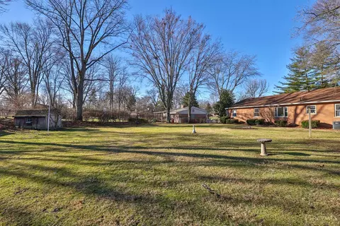 Exterior - 10022 Lakeside Dr, Cincinnati, OH 45231 photo 8 of 11