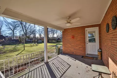Exterior - 10022 Lakeside Dr, Cincinnati, OH 45231 photo 4 of 11