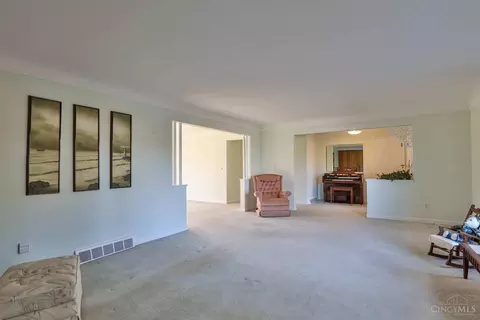 Living - 10022 Lakeside Dr, Cincinnati, OH 45231 photo 5 of 5