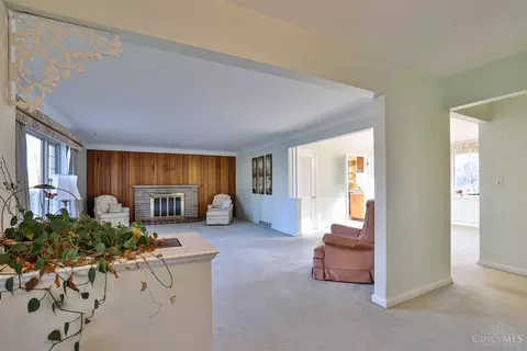 Living - 10022 Lakeside Dr, Cincinnati, OH 45231 photo 1 of 5