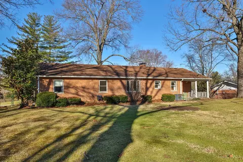 Exterior - 10022 Lakeside Dr, Cincinnati, OH 45231 photo 10 of 11