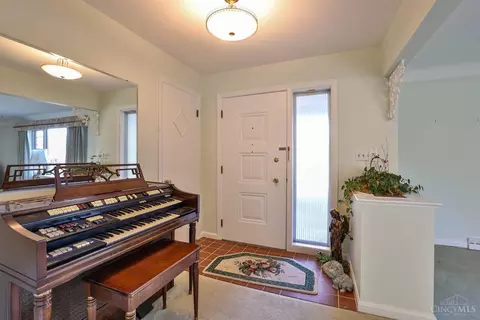 Entry Way - 10022 Lakeside Dr, Cincinnati, OH 45231 photo 1 of 1