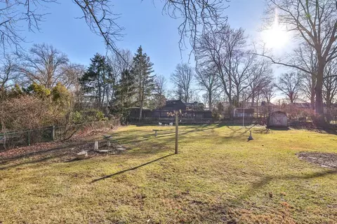 Exterior - 10022 Lakeside Dr, Cincinnati, OH 45231 photo 6 of 11