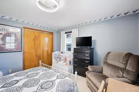 Bedroom - 3300 Pleasant Ave, Hamilton, OH 45015 photo 6 of 6