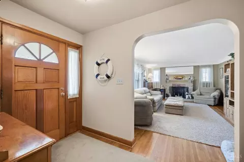 Entry Way - 3300 Pleasant Ave, Hamilton, OH 45015 photo 3 of 10