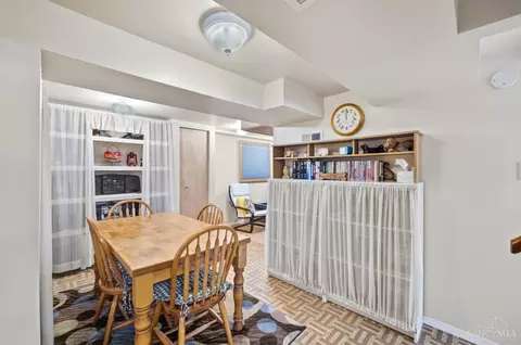 Dining - 3300 Pleasant Ave, Hamilton, OH 45015 photo 2 of 2