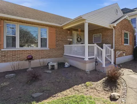 Exterior - 3300 Pleasant Ave, Hamilton, OH 45015 photo 6 of 26