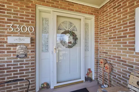 Entry Way - 3300 Pleasant Ave, Hamilton, OH 45015 photo 1 of 10