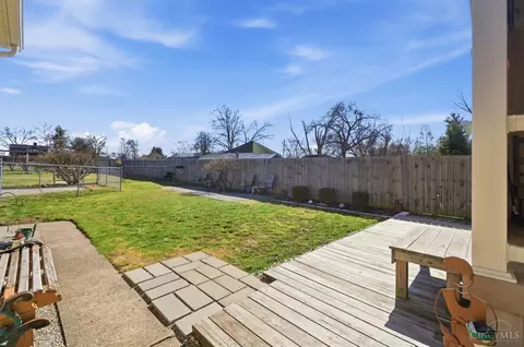 Exterior - 3300 Pleasant Ave, Hamilton, OH 45015 photo 10 of 26