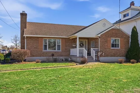 Exterior - 3300 Pleasant Ave, Hamilton, OH 45015 photo 2 of 26