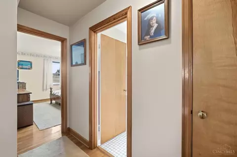 Entry Way - 3300 Pleasant Ave, Hamilton, OH 45015 photo 8 of 10