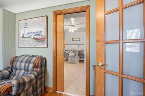 Entry Way - 3300 Pleasant Ave, Hamilton, OH 45015 photo 7 of 10