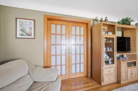 Entry Way - 3300 Pleasant Ave, Hamilton, OH 45015 photo 5 of 10