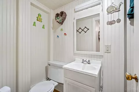 Bath - 3300 Pleasant Ave, Hamilton, OH 45015 photo 4 of 6