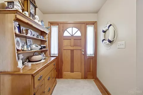 Entry Way - 3300 Pleasant Ave, Hamilton, OH 45015 photo 2 of 10