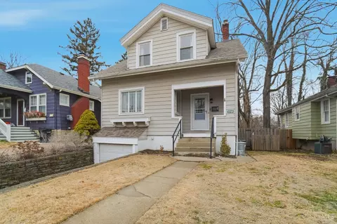 3786 Aylesboro Ave, Cincinnati, OH 45208