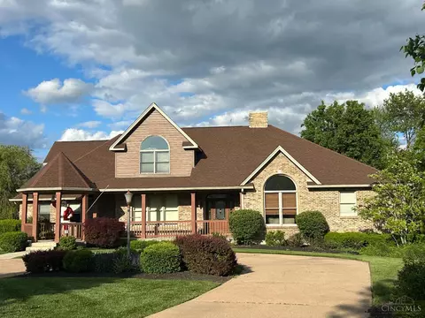 15 St Edmunds Pl, Glendale, OH 45246
