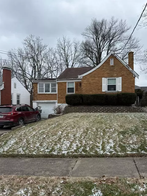 5549 Surrey Ave, Cincinnati, OH 45248
