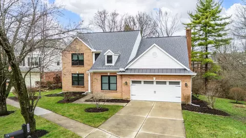 5850 Homecrest Ln, Mason, OH 45040