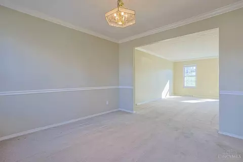 3670 Centurion Dr, Cincinnati, OH 45211 photo 8