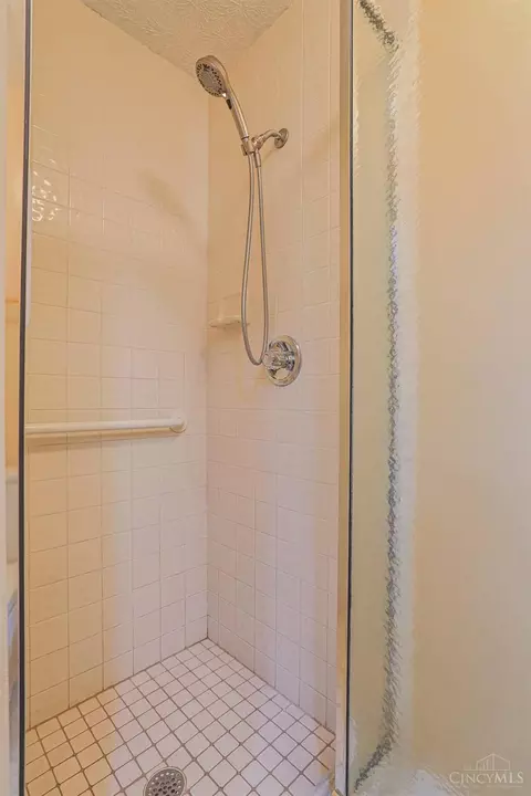 3670 Centurion Dr, Cincinnati, OH 45211 photo 29
