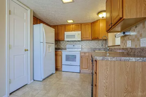 3670 Centurion Dr, Cincinnati, OH 45211 photo 14