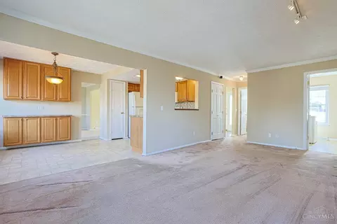 3670 Centurion Dr, Cincinnati, OH 45211 photo 11
