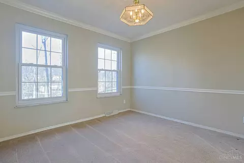 3670 Centurion Dr, Cincinnati, OH 45211 photo 9