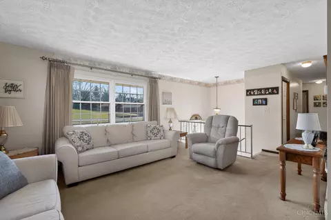 Living - 46 Jackson Dell Ct, Cleves, OH 45002 photo 2 of 5