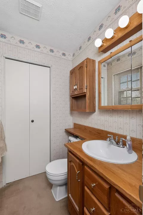 Bath - 46 Jackson Dell Ct, Cleves, OH 45002 photo 2 of 3