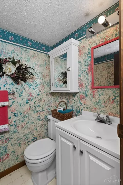 Bath - 46 Jackson Dell Ct, Cleves, OH 45002 photo 3 of 3