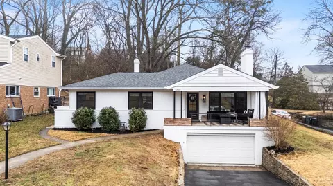 6537 Cliff Ridge Ln, Cincinnati, OH 45213