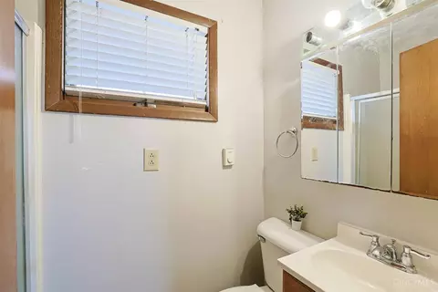 Bath - 4171 Bingamon Rd, Bethel, OH 45106 photo 3 of 3