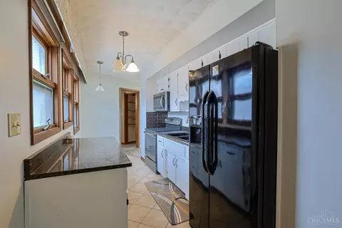 Kitchen - 4171 Bingamon Rd, Bethel, OH 45106 photo 3 of 3