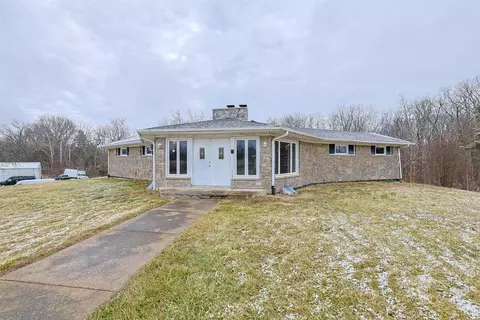 Exterior - 4171 Bingamon Rd, Bethel, OH 45106 photo 2 of 4