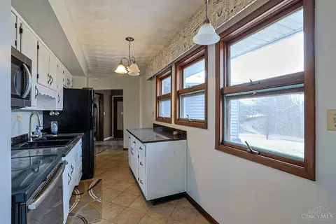 Kitchen - 4171 Bingamon Rd, Bethel, OH 45106 photo 2 of 3