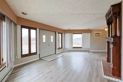 Living - 4171 Bingamon Rd, Bethel, OH 45106 photo 2 of 3