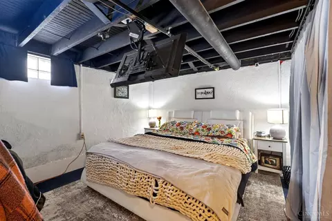 Bedroom - 902 E St, Hamilton, OH 45013 photo 4 of 4