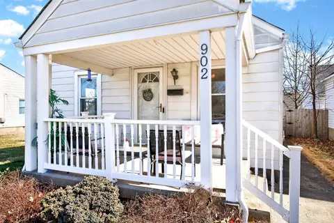 Exterior - 902 E St, Hamilton, OH 45013 photo 8 of 9