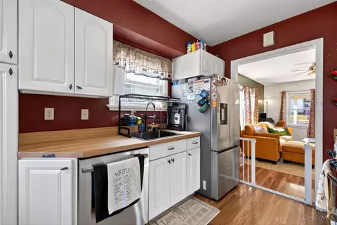 Kitchen - 902 E St, Hamilton, OH 45013 photo 2 of 3