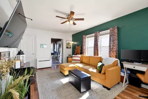 Living - 902 E St, Hamilton, OH 45013 photo 1 of 2