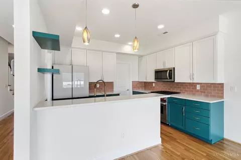 Kitchen - 3003 Riverside Dr, Cincinnati, OH 45226 photo 1 of 4